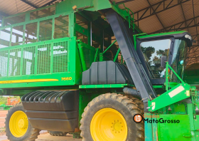 COLHEDORA DE ALGODÃO JOHN DEERE 7660