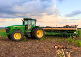CONJUNTO JOHN DEERE TRATOR 7225J PLANTADEIRA CCS 2100 20 LINHAS X 0,50 CM