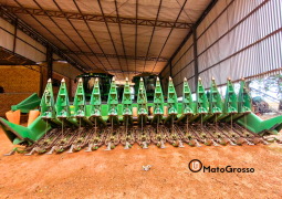 PLATAFORMA DE MILHO JOHN DEERE 615C – 15 LINHAS X 0,50 CM