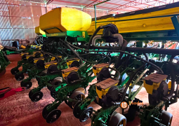 PLANTADEIRA JOHN DEERE 2126 24X50