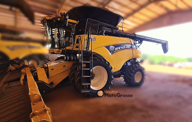 COLHEITADEIRA NEW HOLLAND CR8090 – 40 PES DRAPER