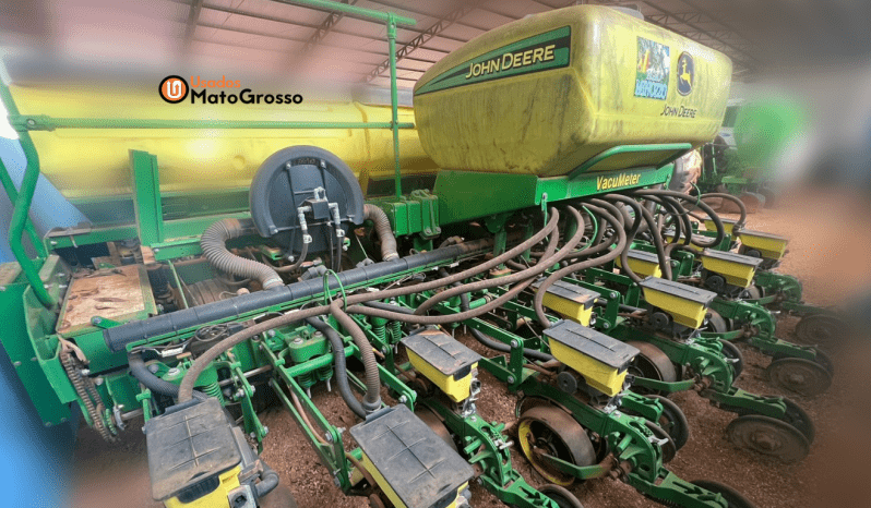 PLANTADEIRA JOHN DEERE 2122 – 22 LINHAS DE 45CM completo