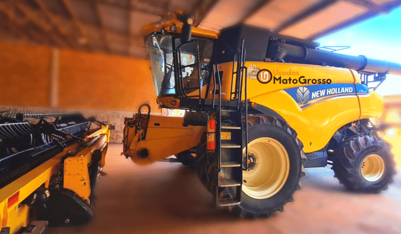 COLHEITADEIRA NEW HOLLAND CR8090 – 40 PES DRAPER completo