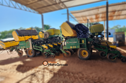 PLANTADEIRA JOHN DEERE 2113 28 LINHAS DE 40CM completo
