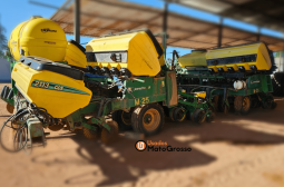PLANTADEIRA JOHN DEERE 2113 28 LINHAS DE 40CM completo