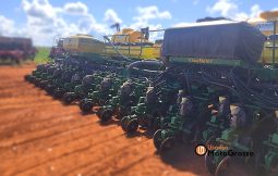 PLANTADEIRA JOHN DEERE 2130 – 30 LINHAS DE 45 CM full