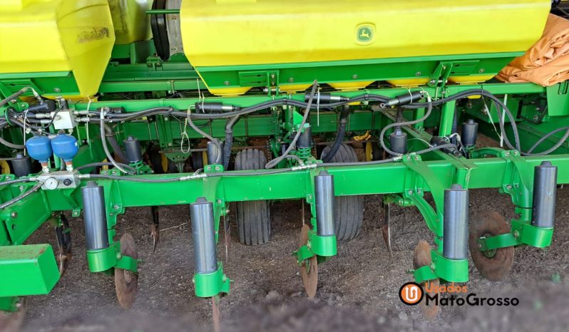 PLANTADEIRA JOHN DEERE 2113 – 12 LINHAS DE 60CM completo