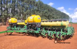 PLANTADEIRA JOHN DEERE 2130 – 30 LINHAS DE 45 CM completo