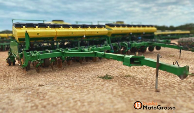 PLANTADEIRA JOHN DEERE 2122 – 20 LINHAS DE 50CM completo