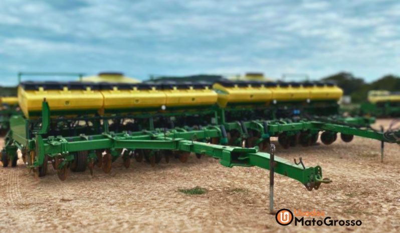 PLANTADEIRA JOHN DEERE 2122 – 20 LINHAS DE 50CM completo