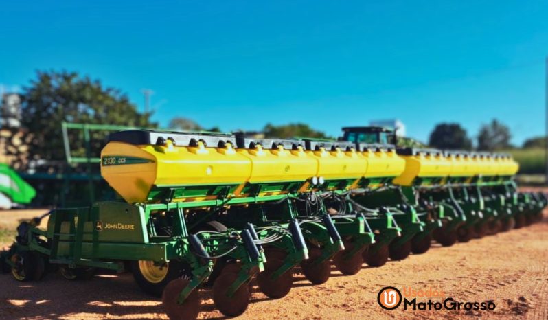 PLANTADEIRA JOHN DEERE – 2130 CCS 30 LINHAS DE 45CM completo