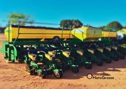 PLANTADEIRA JOHN DEERE – 2130 CCS 30 LINHAS DE 45CM completo