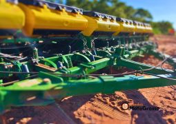 PLANTADEIRA JOHN DEERE CCS 2130 – 28 LINHAS COM 50CM/ DISCO DUPLO completo