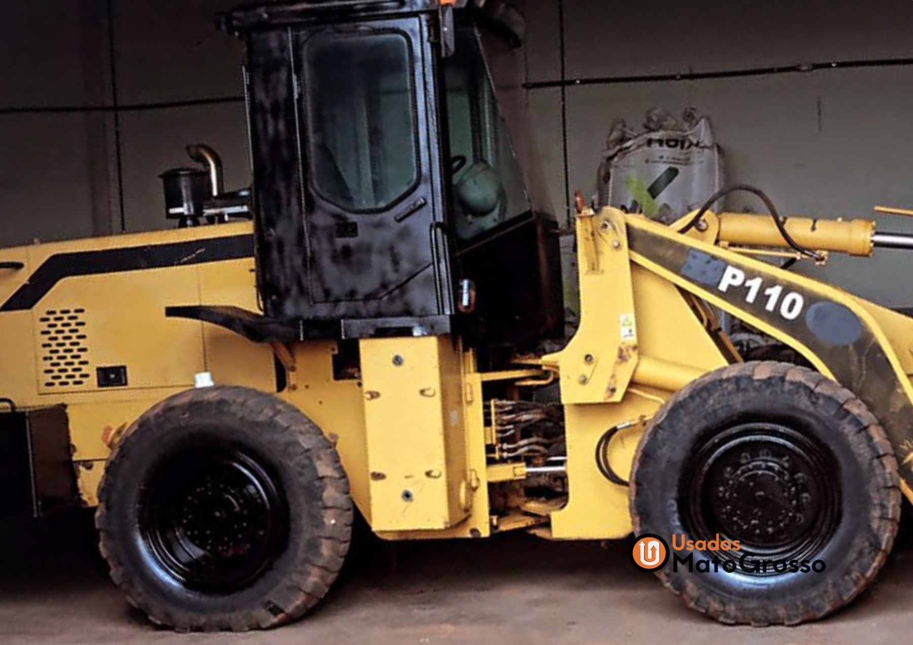 Massey Ferguson 680 cab..com Terraceador baldan