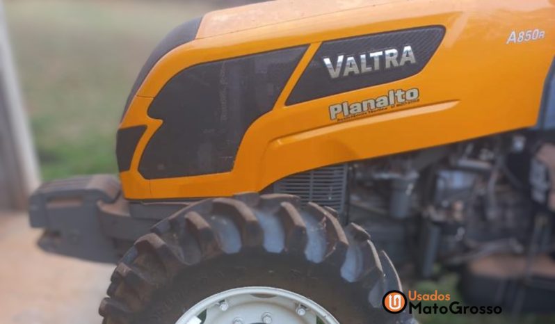 TRATOR VALTRA A850R – COM CARRETA AGRICOLA E PULVERIZADOR AGRICOLA completo