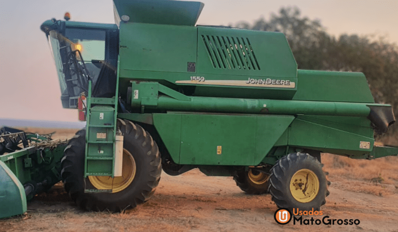 COLHEITADEIRA JOHN DEERE 1550 – 22 PES CARACOL completo