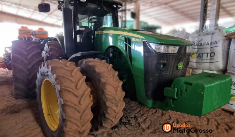 CONJUNTO TRATOR JOHN DEERE 8370R + PLANTADEIRA STARA ABSOLUTA 47 LINHAS DE 50CM completo