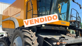 COLHEITADEIRA VALTRA BC8800 – 40 PES DRAPPER COM PILOTO