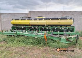 PLANTADEIRA JOHN DEERE  CCS2126 26 LINHAS DE 45CM – COM DISCO DUPLO E MONITOR DE PLANTIO