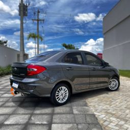 FORD KA SEDAN TITANIUM AUTOMATICO completo