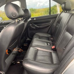 WOLKSWAGEN BORA  2.0 AUTOMATICO completo