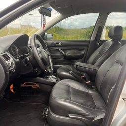 WOLKSWAGEN BORA  2.0 AUTOMATICO completo