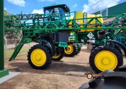 PULVERIZADOR JOHN DEERE M4025 – 27 METROS DE BARRA C/PILOTO E GPS completo