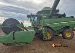 COLHEITADEIRA JOHN DEERE S670 – PLATAFORMA DRAPER 35 PÉS C/ PILOTO completo