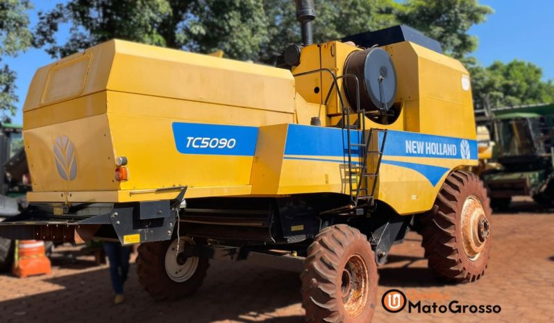 COLHEITADEIRA NEW HOLLAND TC 5090 – PLATAFORMA 25 PÉS completo