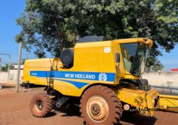 COLHEITADEIRA NEW HOLLAND TC 5090 – PLATAFORMA 25 PÉS completo