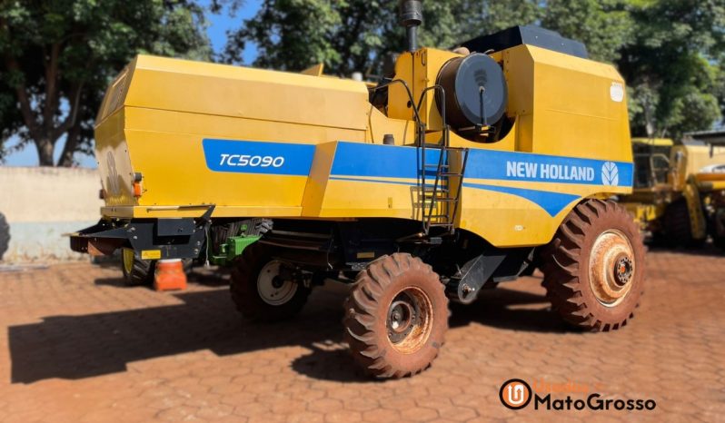 COLHEITADEIRA NEW HOLLAND TC 5090 – PLATAFORMA 25 PÉS completo