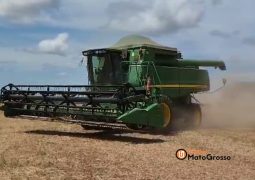 COLHEITADEIRA JOHN DEERE 9570 STS – PLATAFORMA CARACOL 25 PÉS
