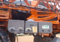 PULVERIZADOR JACTO UNIPORT 3030 – 32 METROS DE BARRA C/ PILOTO E GPS completo