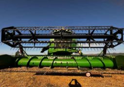 COLHEITADEIRA JOHN DEERE S430 – PLATAFORMA CARACOL 18 PÉS C/ PILOTO AUTOMÁTICO completo