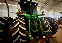 TRATOR JOHN DEERE 7230J COM SUSPENSÃO DIANTEIRA completo