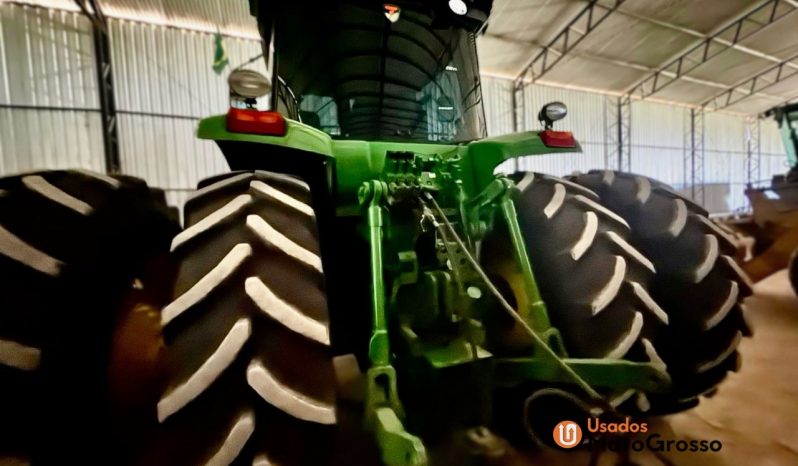 TRATOR JOHN DEERE 7230J COM SUSPENSÃO DIANTEIRA completo