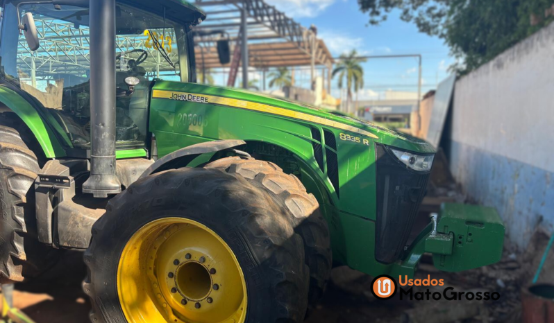 TRATOR JOHN DEERE 8335R – C/ PILOTO E GPS FILIPADO FRENTE E TRASEIRA SUSPENSÃO DIANTEIRA completo