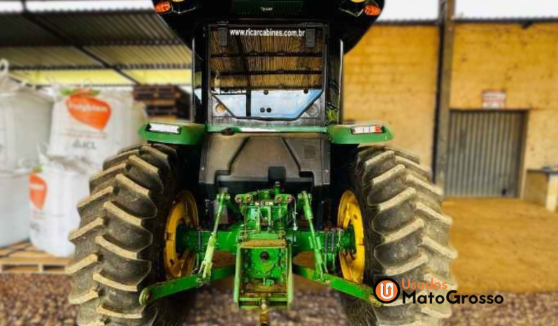 TRATOR JOHN DEERE 5085E completo