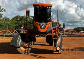 PULVERIZADOR JACTO UNIPORT 4530 – BARRA DE 36 METROS C/PILOTO E GPS POSSUI DIRECIONAL TRASEIRO
