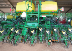 PLANTADEIRA JOHN DEERE DB 27 LINHAS COM ESPAÇAMENTO DE 50 CM