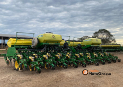 PLANTADEIRA JOHN DEERE 2122 – 20 LINHAS X 0,50 CM C/ DISCOS E BOTINHAS C/ DESARME PNEUMÁTICOS