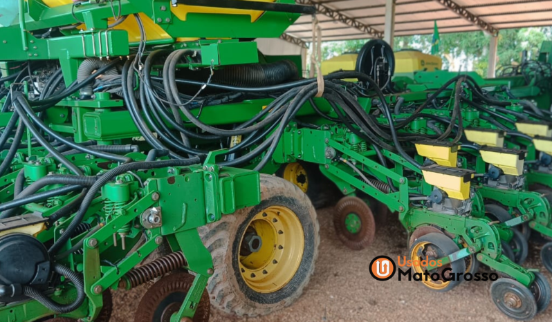 PLANTADEIRA JOHN DEERE DB 27 LINHAS COM ESPAÇAMENTO DE 50 CM completo