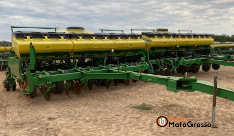 PLANTADEIRA JOHN DEERE 2122 – 20 LINHAS X 0,50 CM C/ DISCOS E BOTINHAS C/ DESARME PNEUMÁTICOS completo
