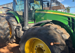 TRATOR JOHN DEERE 8335R – C/ PILOTO E GPS FILIPADO FRENTE E TRASEIRA SUSPENSÃO DIANTEIRA completo