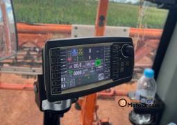 PULVERIZADOR JACTO UNIPORT 3030 – 32 METROS DE BARRA C/PILOTO E GPS TRIMBLE C/DIRECIONAL TRASEIRO completo
