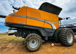 COLHEITADEIRA VALTRA BC 7800 – PLATAFORMA 40 PÉS DRAPER C/ PILOTO AUTOMÁTICO completo