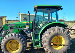 TRATOR JOHN DEERE 5090E – C/ LÂMINA E CONCHA C/ ENGATE RÁPIDO