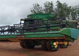 COLHEITADEIRA JOHN DEERE 9770 STS – 40 PÉS DRAPER completo