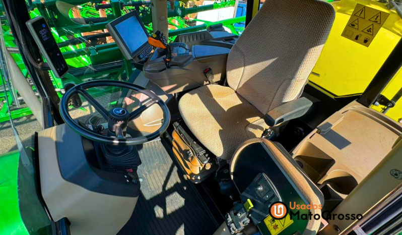 PULVERIZADOR JOHN DEERE M4025 – 27 METROS DE BARRA C/ PILOTO E GPS ANTENA 6000 completo