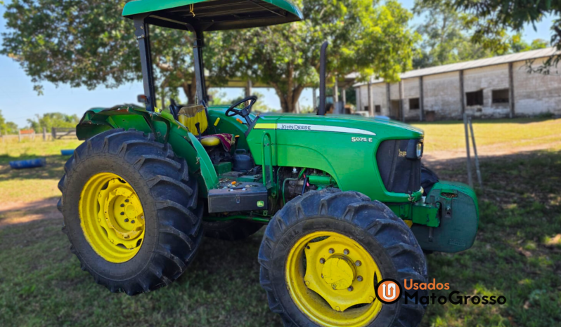 TRATOR JOHN DEERE 5075E completo